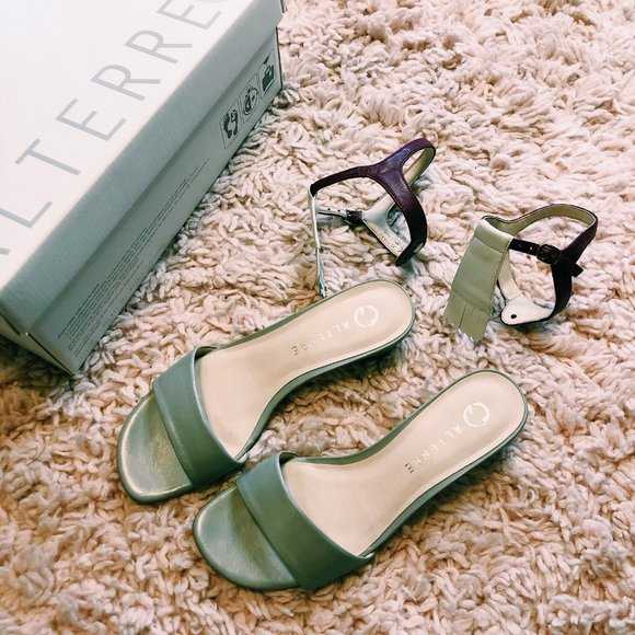 Alterre Mist Grey Sandal w/ Interchangeable Strap - Picture 6 of 15